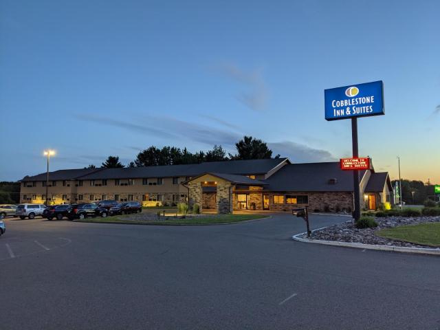 Cobblestone Inn & Suites - Merrill