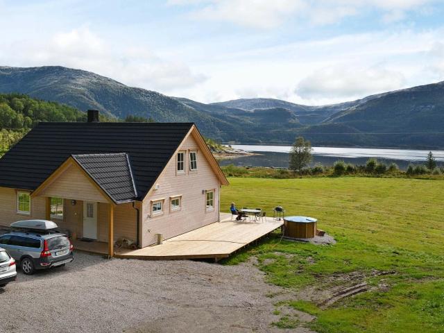 7 person holiday home in Foldereid