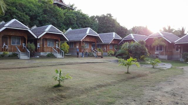 Cliff Side Beach Resort and Cottages