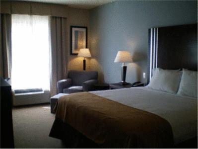 Holiday Inn Express Hotel & Suites Beaumont Northwest, an IHG Hotel