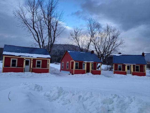 Mohawk Cottages