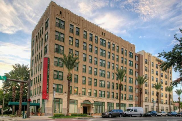 Courtyard by Marriott St. Petersburg Downtown