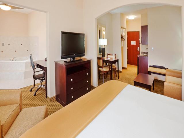 Holiday Inn Express Hotel & Suites Oklahoma City-West Yukon, an IHG Hotel