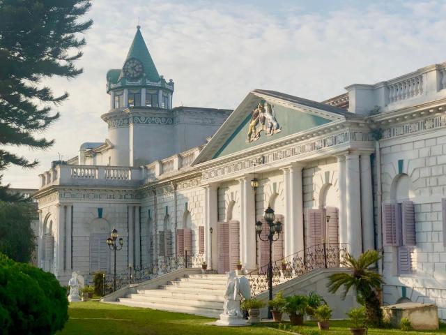 COSSIMBAZAR PALACE OF THE ROYS ( RAJBARI)