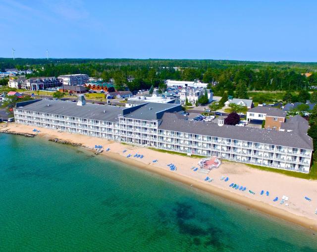 Hamilton Inn Select Beachfront Mackinaw City