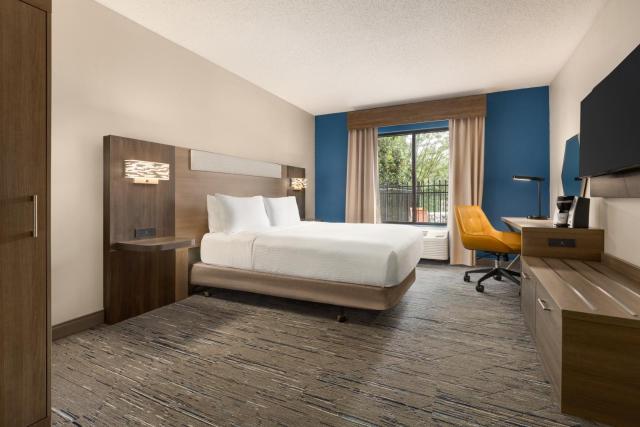 Holiday Inn Express & Suites Greenville-Downtown, an IHG Hotel