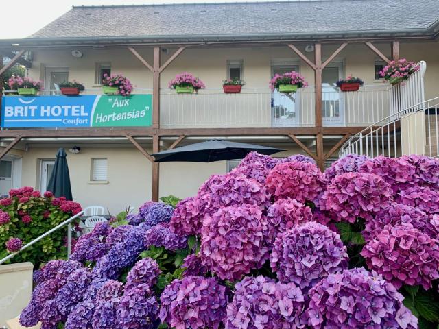 BRIT HOTEL -- AUX HORTENSIAS -- Lannion Perros-Guirec