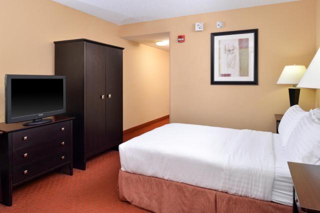 Holiday Inn Martinsburg, an IHG Hotel