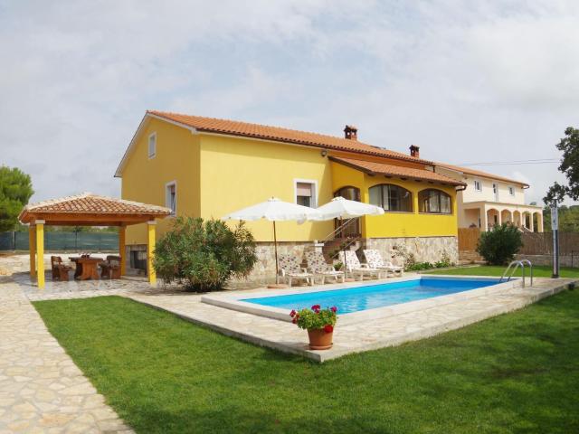 Peaceful Villa in Jur ici with Private Pool