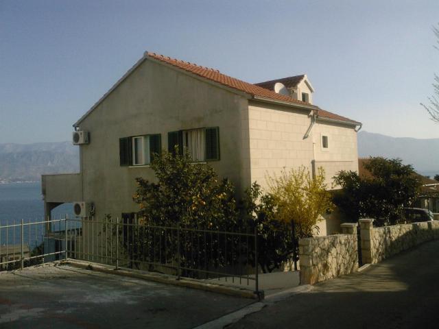 Apartments with a parking space Postira, Brac - 2911