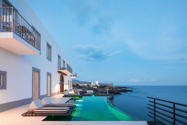 White Exclusive Suites & Villas