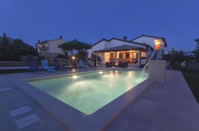 Holiday house with a swimming pool Orihi, Central Istria - Sredisnja Istra - 11295