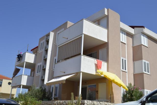 Apartments by the sea Kustici, Pag - 6408