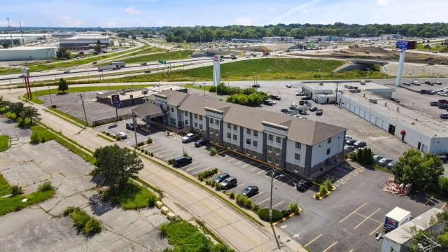 Comfort Inn & Suites St Louis-Hazelwood