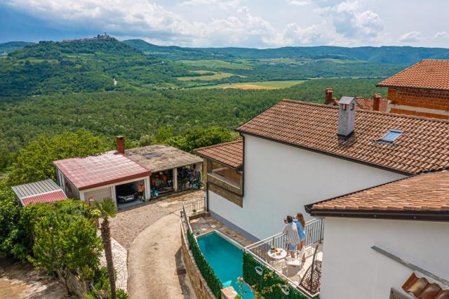 Holiday Home Belveder Motovun with heated pool