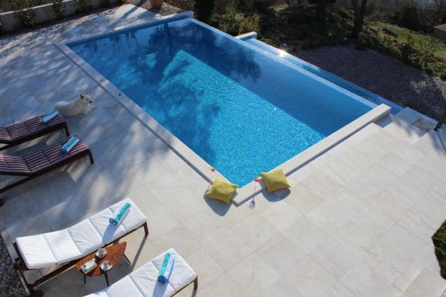 Villa Yanko, great pool unforgettable sea view