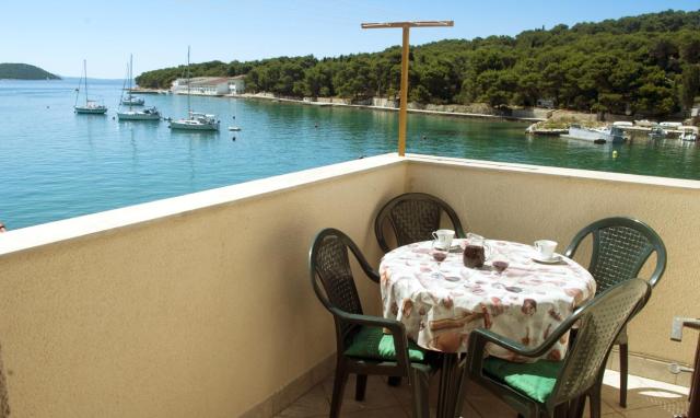 Sea View Apartment in Prvic Luka 46m² Terrace