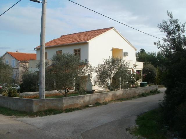 Apartments by the sea Ugljan - 14898