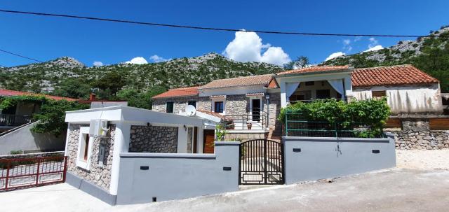 Holiday house with a parking space Milovac, Paklenica - 15168