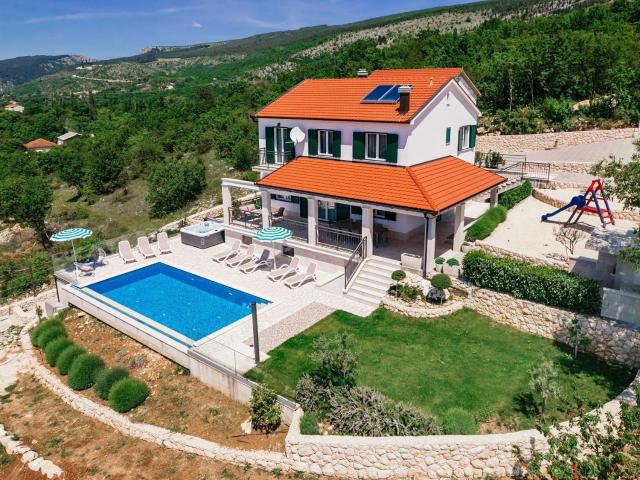 Splendid villa with panoramic view