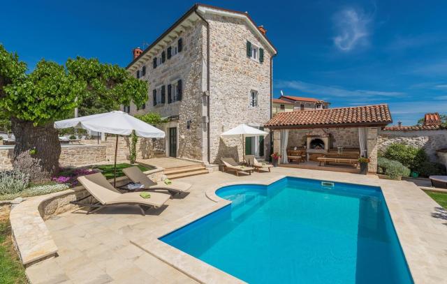 Beautiful Stone House - Villa Parentium with Private Pool