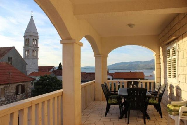 Apartment in Supetar with Seaview, Terrace, Air condition, WIFI (4300-1)