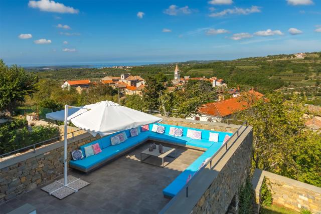 Exceptional 5 Star villa with breathtaking views, Sauna and fitness studio