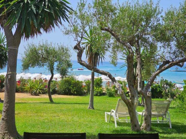 Glyfada Beachfront Apartment A3g