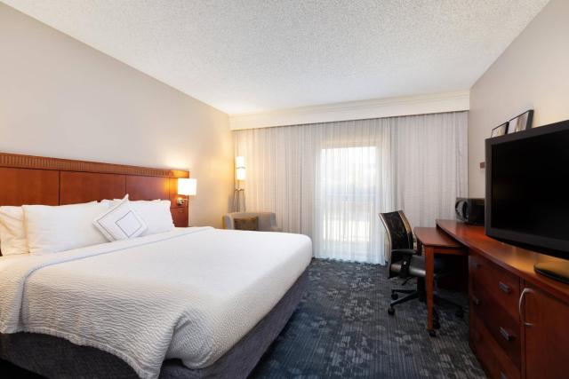 Courtyard by Marriott Dallas-Fort Worth/Bedford