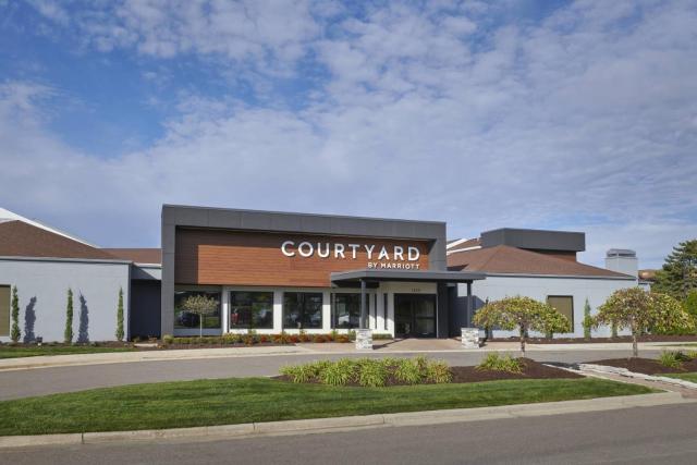 Courtyard by Marriott Detroit Troy