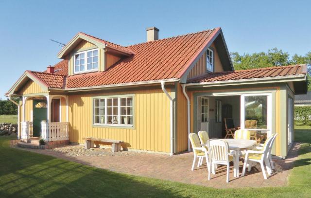 Awesome Home In Sölvesborg With Kitchen