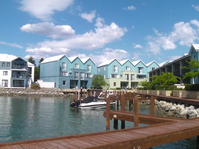 Apollo Quay Holiday Apartment