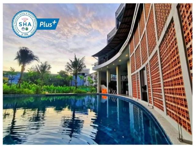 Atom Phuket Hotel -SHA Plus