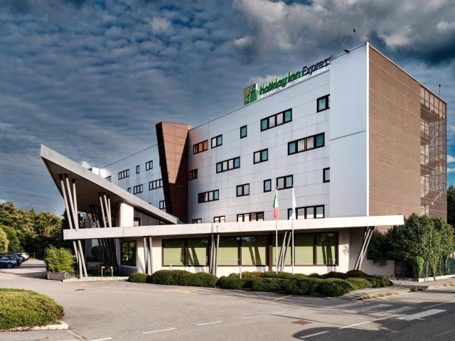 Holiday Inn Express Milan-Malpensa Airport, an IHG Hotel