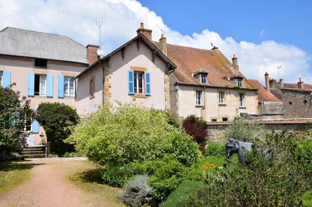 Maison confortable Souvigny + Jardin