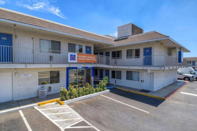 Motel 6-Jurupa Valley, CA - Riverside West