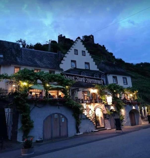 Hotel Haus Burg Metternich