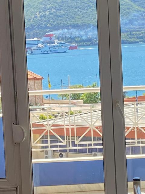 Marias rooms chantzara spyropoulos family apart 50 sqm 2studios sea view far 50 m harbour , heart city, flats to let