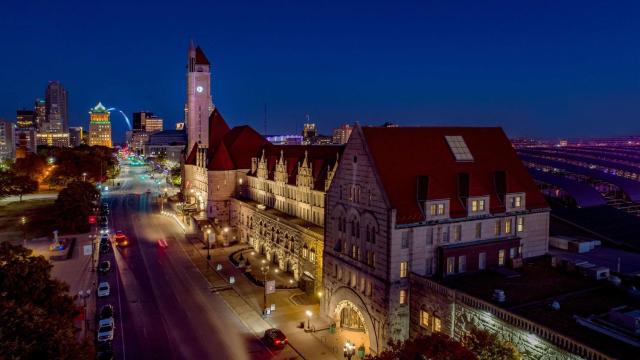 St. Louis Union Station Hotel, Curio Collection by Hilton