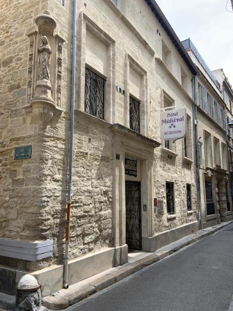 Hôtel Le Médiéval Palais des Papes