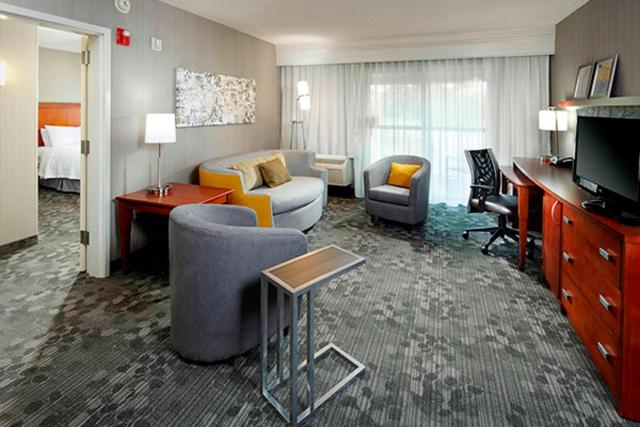 Courtyard by Marriott Akron Stow