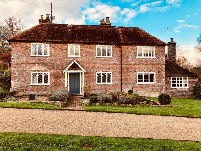 The Dorset Arms Pub & Cottage Rooms