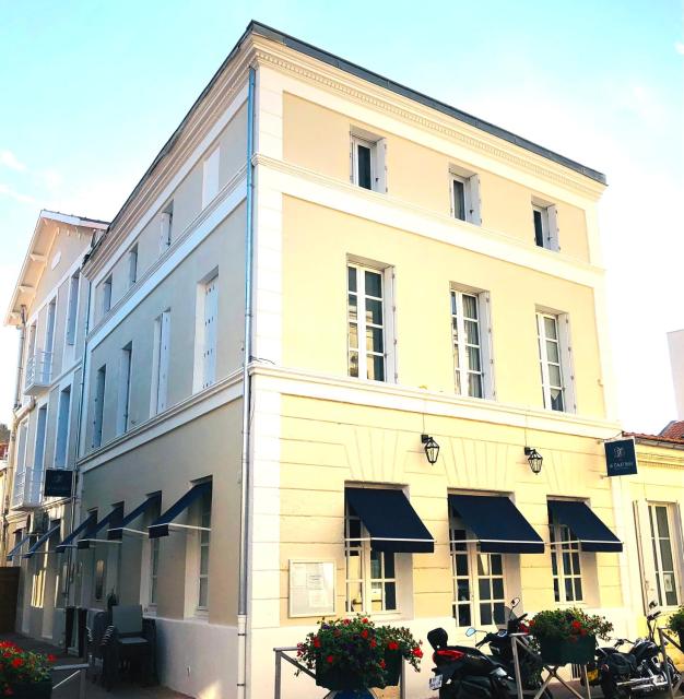 Hôtel 2 étoiles et Restaurant Le Galet Bleu