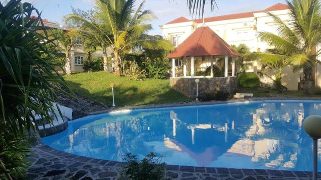 Spacious house with shared pool in Palmar sea view