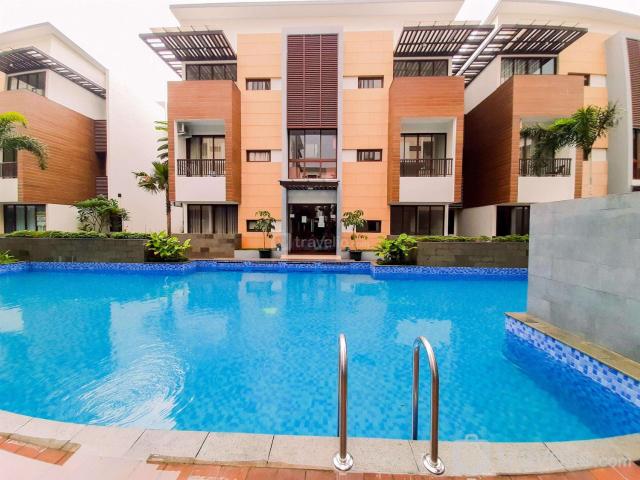 Pool View 3BR Apartment at Asatti BSD City By Travelio