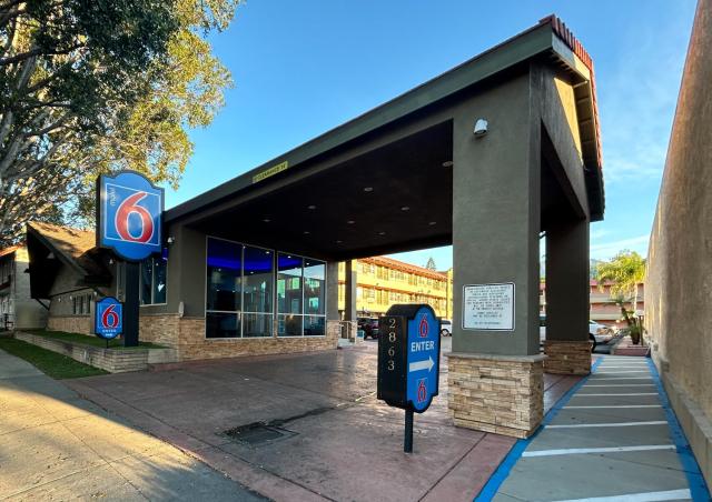 Motel 6 Pasadena, CA Old Town Pasadena Area