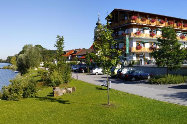 Hotel Restaurant Zum Goldenen Anker mit Hallenbad & Wellnessbereich