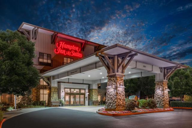 Hampton Inn & Suites Windsor-Sonoma Wine Country