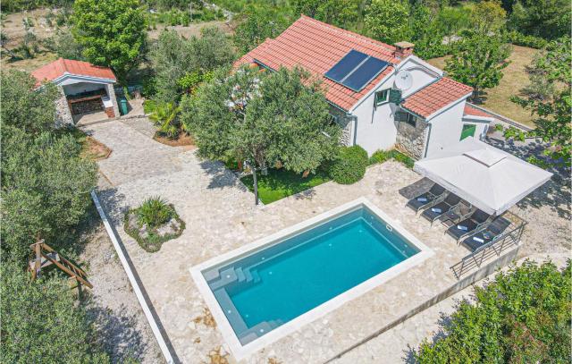 Beautiful Home In Vodice With Wifi