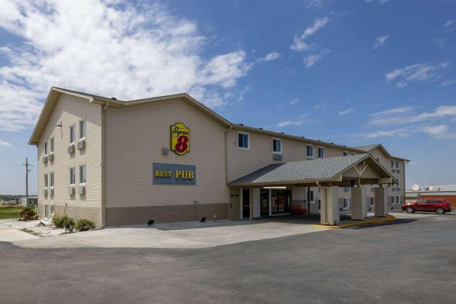 Super 8 by Wyndham Omaha SW